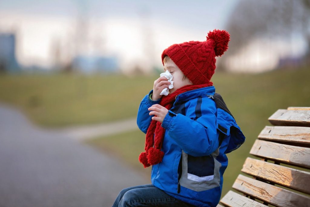 ¿A qué se debe que los niños se enferman más en invierno?